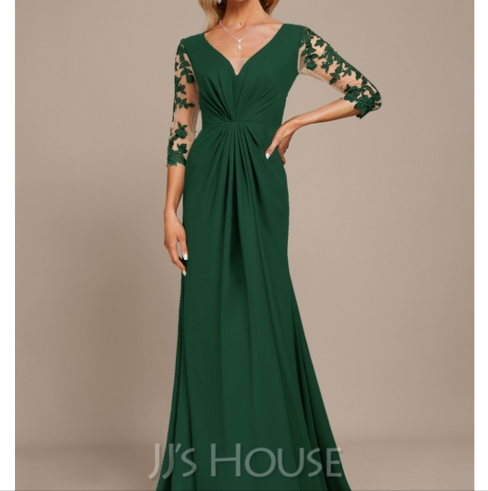 Trumpet/Mermaid V-neck Sweep Train Chiffon Lace Evening Dress With Ruffle Sequin